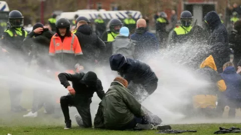 Belanda Mencekam! Ratusan Orang Ditangkap, Polisi di Mana-mana - GenPI.co