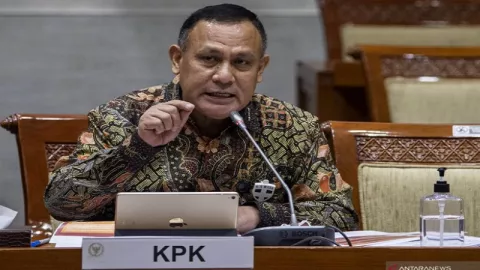 Oknum KPK Peras Kepala Daerah, Pernyataan Komjen Firli Merinding - GenPI.co