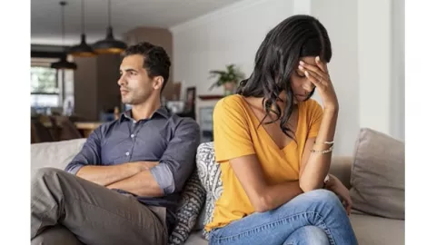 Ladies, 4 Cara Menghadapi Pasangan yang Sering Menyalahkan Kamu - GenPI.co
