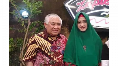 3 Anak Kompak dengan Ibu Sambung, Ini Kisah Cinta Din Syamsuddin - GenPI.co