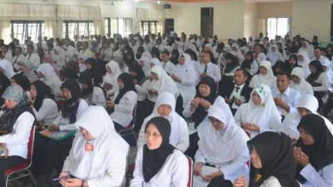 Jelang Tes CPNS & PPPK, Kemenag Angkat Bicara Soal Guru Madrasah - GenPI.co