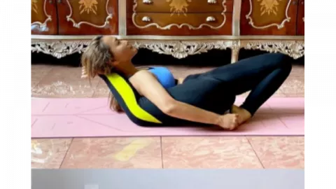 Usia Tak Lagi Muda, Gerakan Yoga Inul Daratista Bikin Ngilu - GenPI.co
