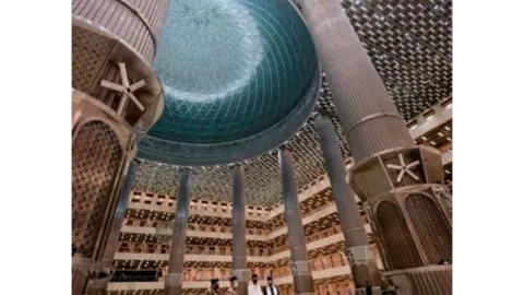 Decak Kagum Lihat Megahnya Masjid Istiqlal Usai Renovasi  - GenPI.co