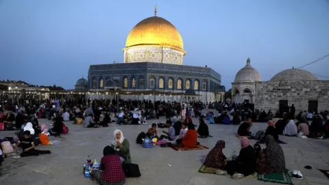 Ramadan di Masjid Al-Aqsa Mencekam, Israel Usir Palestina - GenPI.co