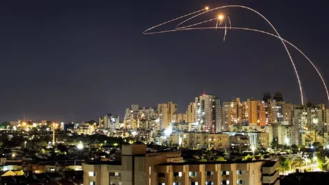 Makin Mencekam, Serangan Udara Israel Tewaskan 7 Orang - GenPI.co