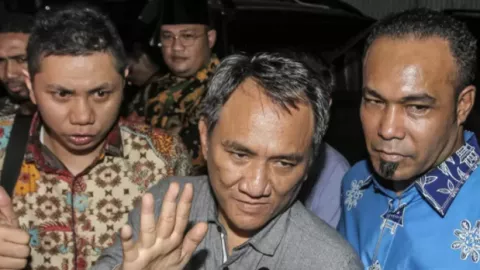 Andi Arief Bikin Geger, Moeldoko Disebut Bakal Rebut Kantor DPP - GenPI.co