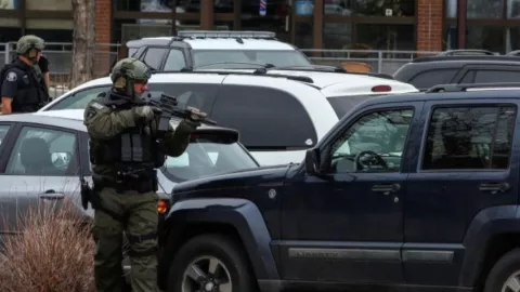 Colorado Mencekam, FBI dan SWAT di Mana-mana - GenPI.co