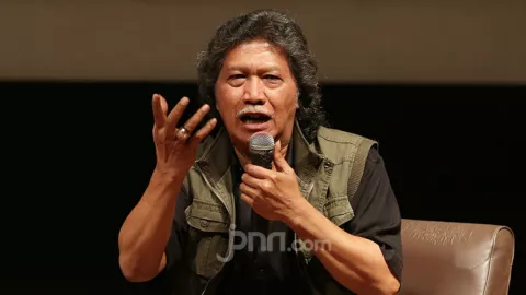 Cak Nun Akan Turunkan Presiden, Respons Pengamat Top Langsung Wow - GenPI.co
