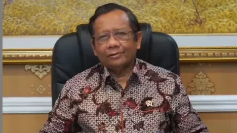 Mohon Jangan Ganggu, Orang Kuat Jokowi Sedang Memburu Teroris - GenPI.co