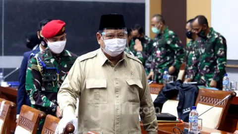 Anak Buah Jokowi Berpeluang Nyapres, Prabowo Tak Sendiri - GenPI.co