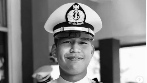 Keponakannya Gugur di KRI Nanggala, Prabowo Bergetar - GenPI.co
