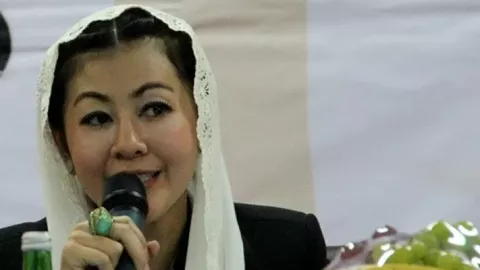 Godaan Wanita Emas Sulit Dilawan, KLB Partai Demokrat Bisa Seru - GenPI.co
