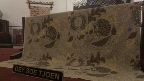 Melihat Batik Kuno di Museum Danar Hadi Solo - GenPI.co