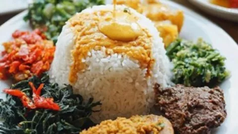 3 Keunikan yang Hanya Dimiliki Oleh Nasi Padang - GenPI.co