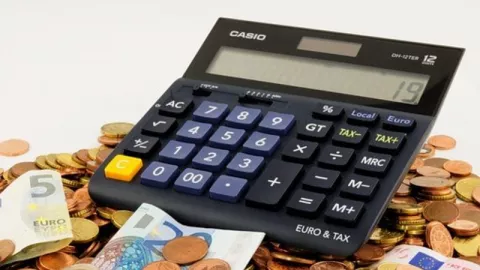 Catat! 5 Tips Mengatasi Masalah Finansial bagi Orang Tua - GenPI.co