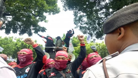 Buruh Siap Turun ke Jalan Tolak UMP DKI Jakarta - GenPI.co