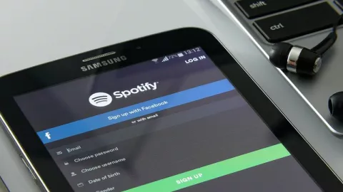 Ratusan Lagu K-Pop Kakao M Menghilang Dari Spotify, Ternyata.. - GenPI.co