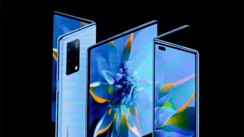 Huawei Kenalkan Ponsel Lipat Mate X2, Yuk Intip Spesifikasinya! - GenPI.co
