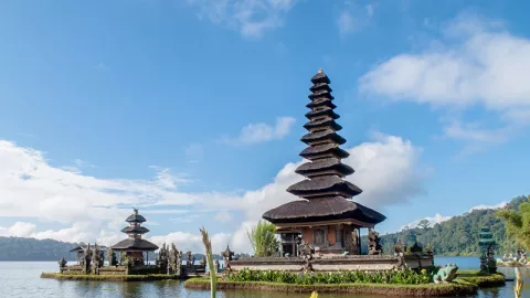 5 Fakta Kristen Gray, Bule AS yang Bikin Tutorial Tinggal di Bali - GenPI.co