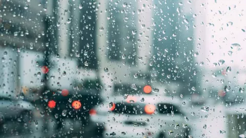 Jakarta Diguyur Hujan Pada Malam Tahun Baru, Di Rumah Saja Ya! - GenPI.co
