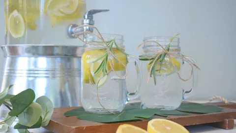 Rutin Minum Lemon Water, Ini 4 Manfaat Ajaib yang Kamu Dapat! - GenPI.co