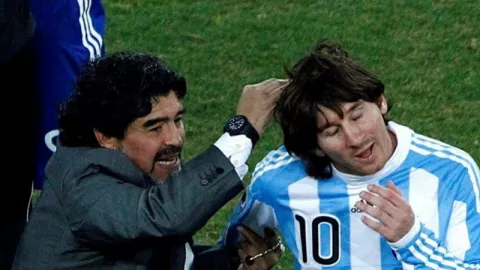 Maradona Wafat, Messi dan Ronaldo Bilang Begini di Medsos - GenPI.co