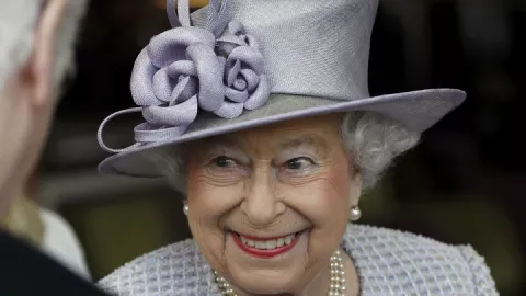 Tak Disangka, Perawatan Wajah Ratu Elizabeth II Ternyata Murah! - GenPI.co