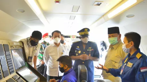 Bangga, Prabowo Serahkan Pesawat Karya Anak Bangsa Ke AU Senegal - GenPI.co