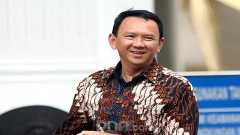Isu Reshuffle Makin Kencang, Jokowi Dinilai Perlu Merangkul Ahok - GenPI.co