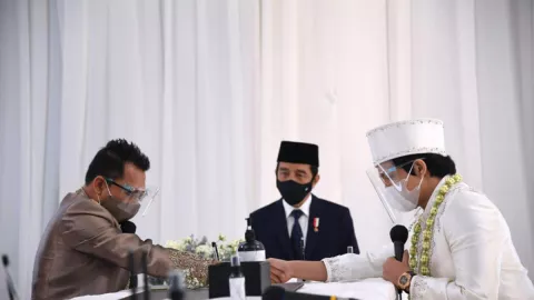 Jokowi Hadiri Pernikahan Atta-Aurel, Rocky Gerung Bilang Begini.. - GenPI.co