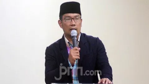 Keren! Batik Karya Ridwan Kamil Dipakai Personel Super Junior - GenPI.co