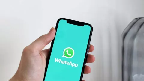 Terancam Tak Bisa Akses WhatsApp Mulai 1 Januari? Ini Solusinya - GenPI.co