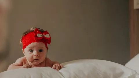 Enggak Usah Sewa Fotografer, Ini 5 Tips Memotret Newborn di Rumah - GenPI.co