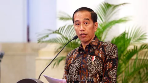 Jokowi Beri Bintang Jasa & Kenaikan Pangkat 53 Awak KRI Nanggala - GenPI.co
