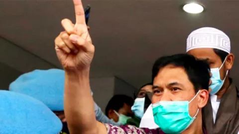 Munarman Geram Soal Teror Bertuliskan FPI: Berhenti Memfitnah! - GenPI.co