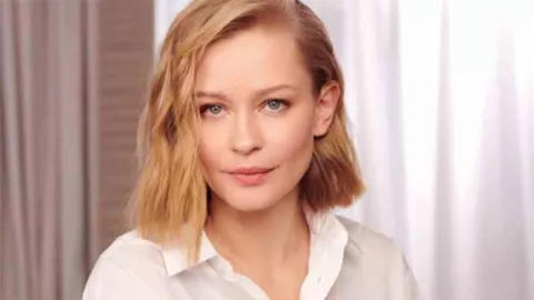 Wow, Aktris Cantik Rusia Ini Bakal Syuting Film di Luar Angkasa! - GenPI.co