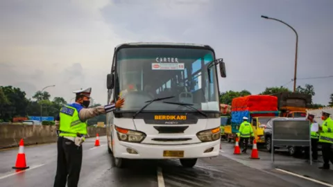 Siap 24 Jam, Polda Metro Jaya Pantau Pemudik di Titik Penyekatan! - GenPI.co