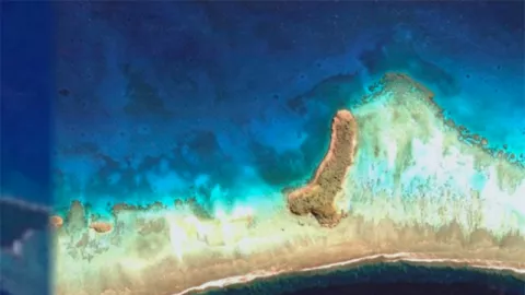 Ada Penemuan Pulau Aneh di Google Earth, Bentuknya Seperti.. - GenPI.co