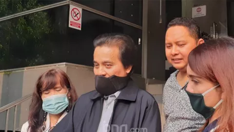 Makin Panas, Roy Suryo Laporkan Lucky Alamsyah ke Polisi! - GenPI.co