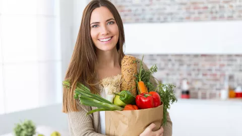 Rutin Makan 5 Sayuran Ini Bisa Bikin Wajah Glowing Loh, Buktikan! - GenPI.co