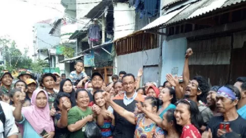 Kesabaran Anies Baswedan Menangani Banjir, Membuat Haru Warga DKI - GenPI.co