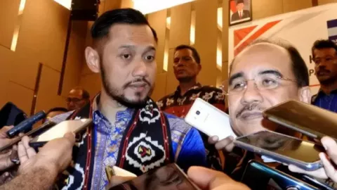 Trik AHY Dikuliti Dewi Tanjung, Isinya Nancap Banget - GenPI.co