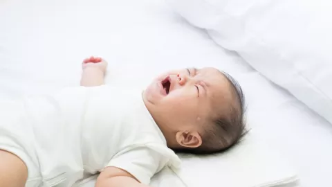 3 Hal yang Dapat Bunda Lakukan agar Bayi Berhenti Menangis - GenPI.co