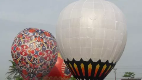 Meriah, Puluhan Balon Udara Terbang di Langit Wonosobo - GenPI.co