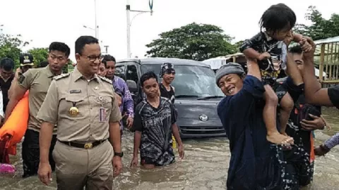 Banjir Jakarta: Anies Baswedan Amburadul, Berlepotan dan Lepek - GenPI.co