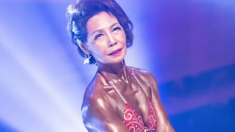 Umur Cuma Angka, Nenek 75 Tahun Menangkan Kontes Binaraga - GenPI.co