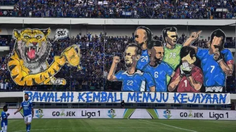 Persib Bandung vs Persebaya, Main Tandang Serasa di Kandang - GenPI.co
