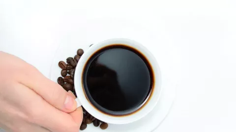 Nikmati Menu Unik Khas Lock On Coffee, Ada Es Komando & Batalyon - GenPI.co