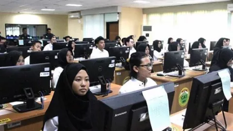 Ribuan Guru Honorer Menangis Gagal CPNS 2019, Alasannya Aneh! - GenPI.co
