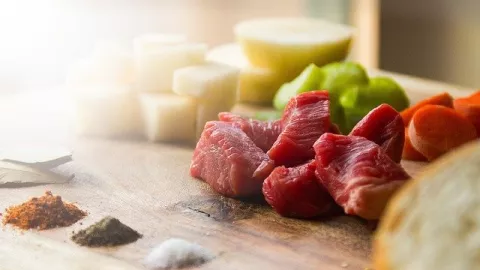 4 Cara Alami Membuat Daging Kurban Empuk Saat Dimakan - GenPI.co